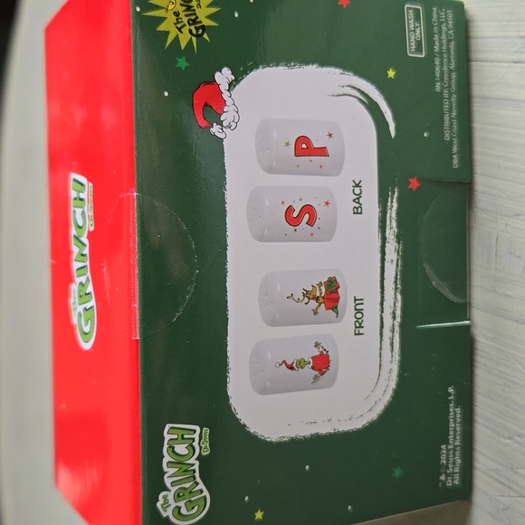 THE GRINCH KITCHEN GROUP - Picture 11 of 15